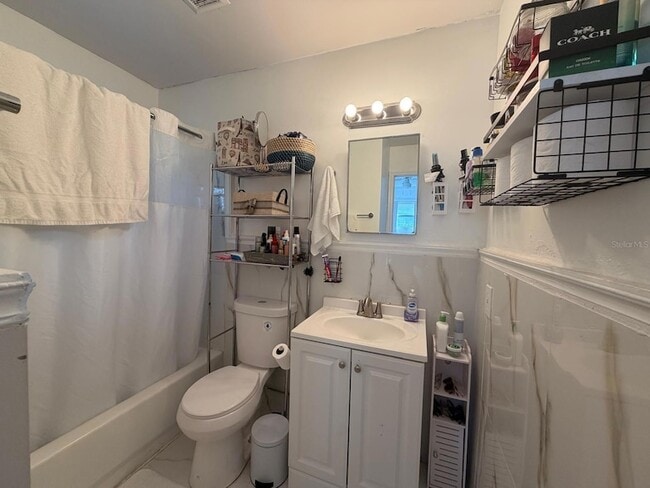 Building Photo - 1039 25th St