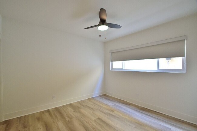 Building Photo - 1335 Manhattan Beach Blvd