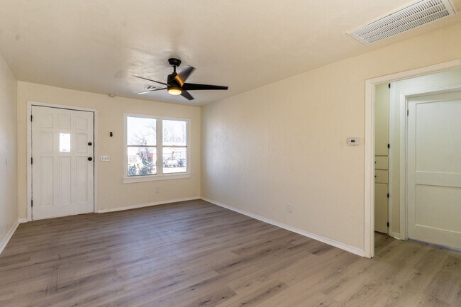 Building Photo - 3 Bedroom Rent to Own Home Available!