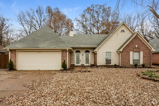 Building Photo - 5846 White Ridge Cir E