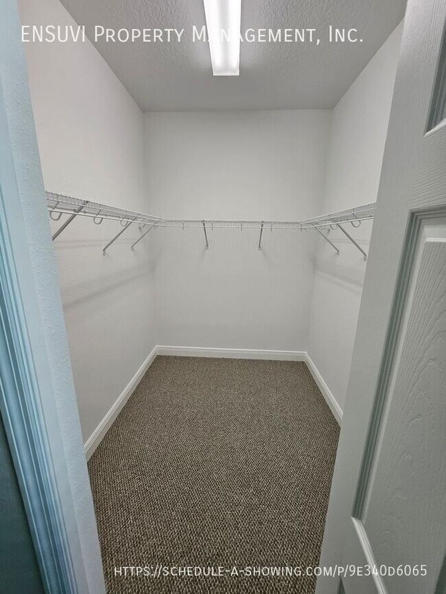 Building Photo - 3825 Milflores Dr