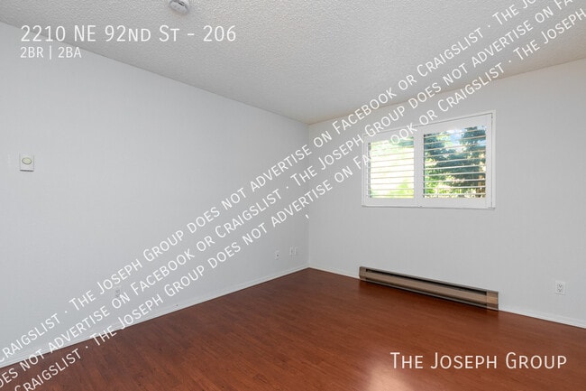 Building Photo - 2210 NE 92nd St