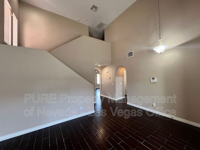 Building Photo - 5308 Las Cruces Heights St