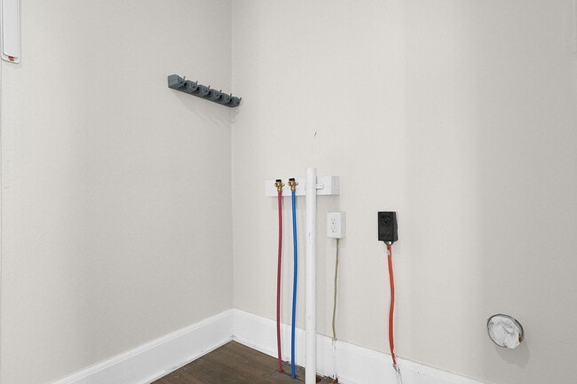 Building Photo - 131 S 2nd St