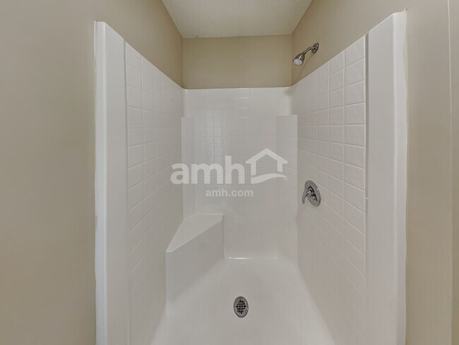 Building Photo - 35 Langtree Dr