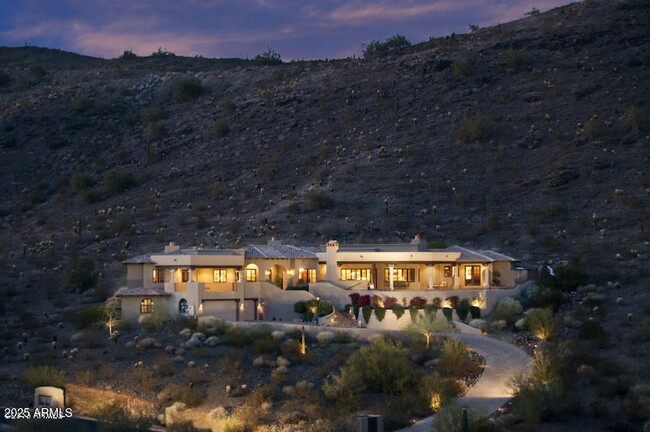 Building Photo - 1930 E Desert Willow Dr