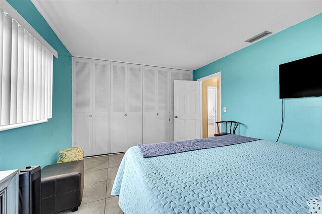 Building Photo - 2769 Ashley Dr W