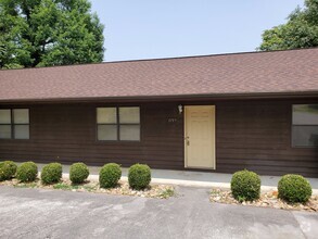 Building Photo - Maryville Great Location 2BR 1BA