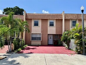Building Photo - West 81st Place, Hialeah, FL 33014 - 4 BR 2.5 BA townhouse