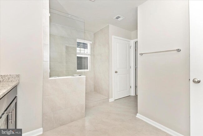 Building Photo - 461 Hanson St