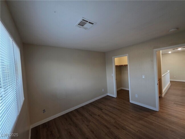 Building Photo - 909 E Malibu Sands Ave