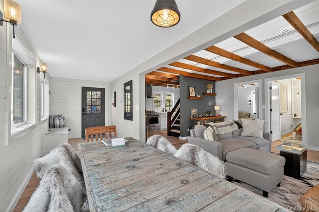 Building Photo - 7 4th Rd