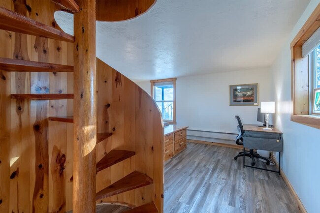 Building Photo - 1711 Fischer Ln