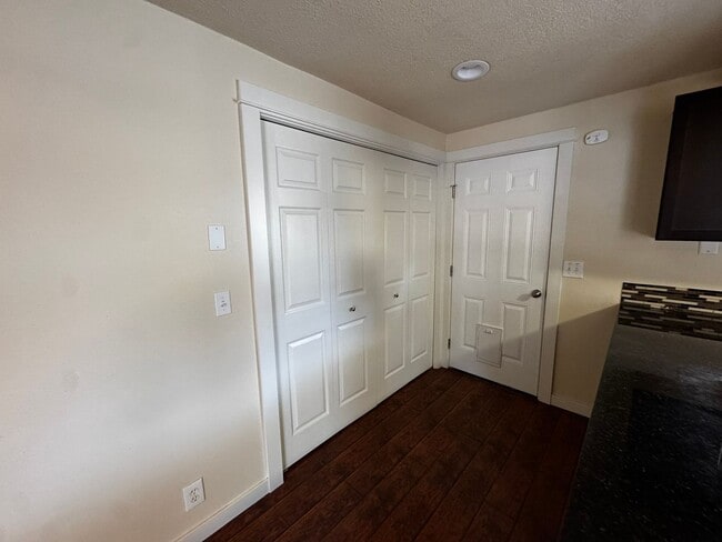 Building Photo - Charming 3 Bedroom Home with Beautiful Backyard & RV Parking