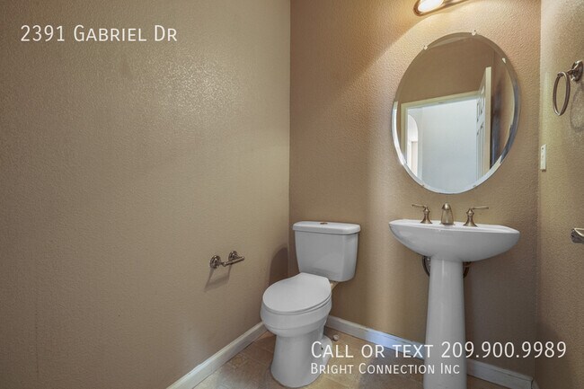 Building Photo - 2391 Gabriel Dr