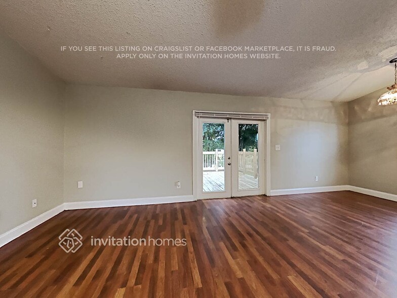 Building Photo - 10884 Grandview Ct