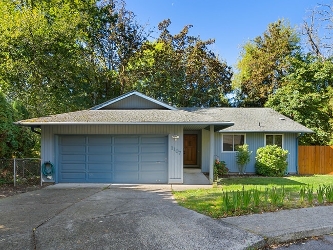 Building Photo - 1107 Meadowview Ct