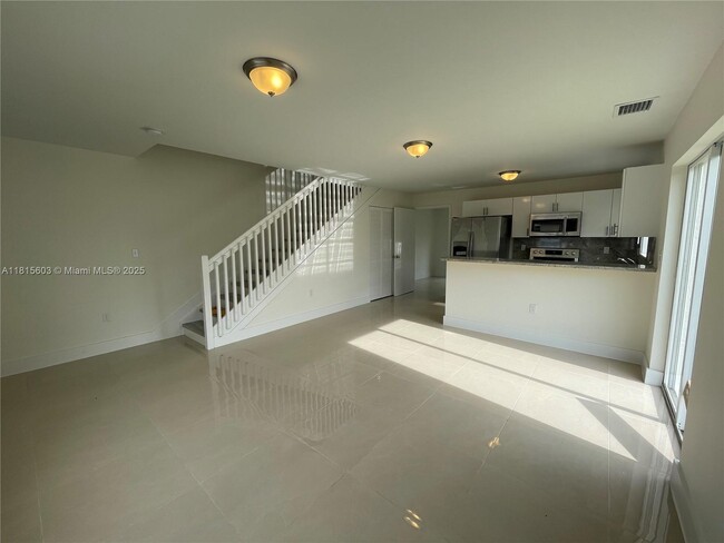 Building Photo - 385 NW 82nd Terrace