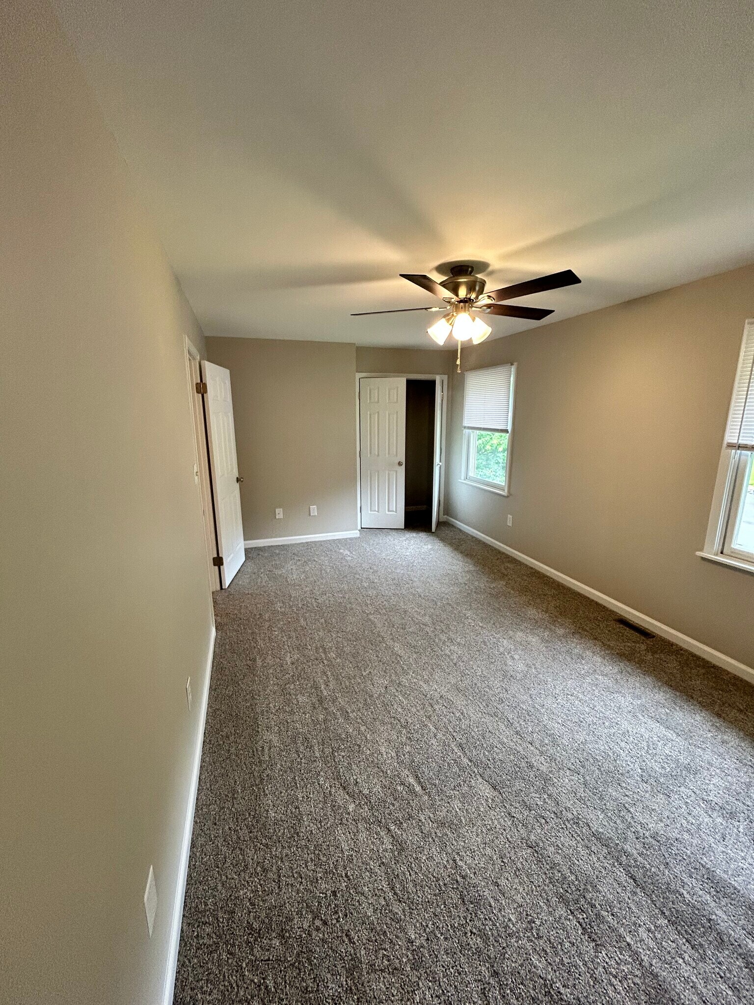 Master Bedroom - 556 Becker St