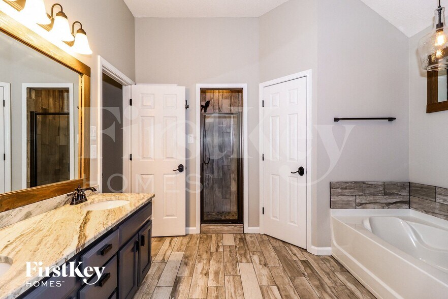 Building Photo - 3380 Bluebridge Ln