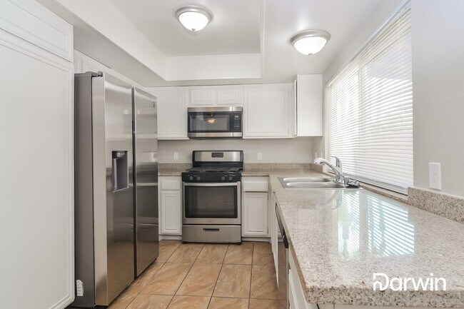 Building Photo - 5141 Shadow Hill Drive, Las Vegas, NV 89120