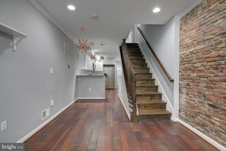 Building Photo - 16 N Bradford St