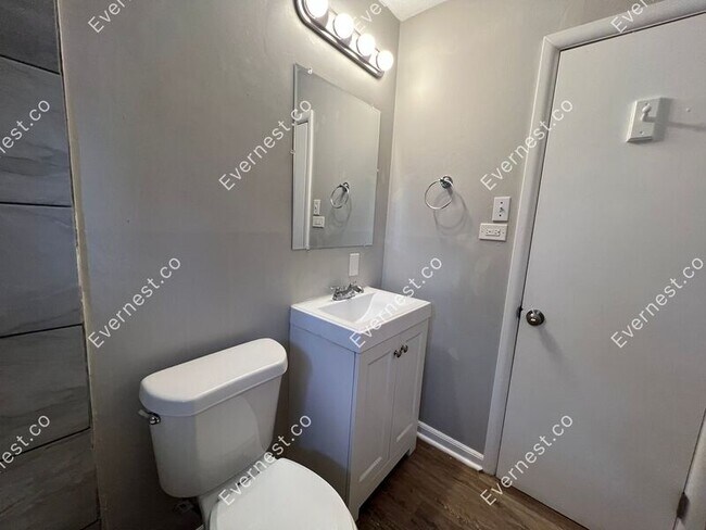 Building Photo - 5603 Bluebell Dr