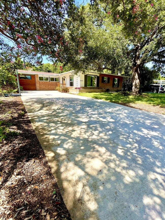 Building Photo - 403 Marquis Ln