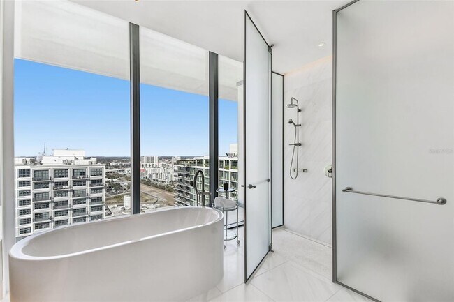 Building Photo - 1000 Water St