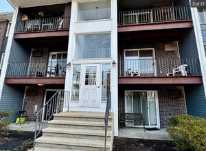 Building Photo - 7 Woodcrest Ct