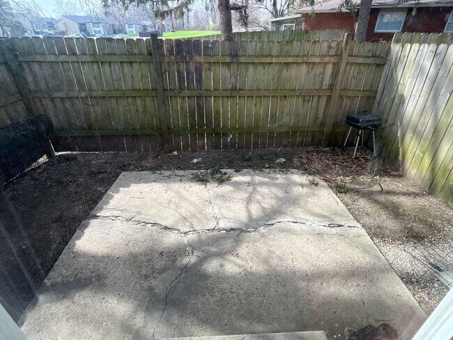 Building Photo - 1851-1853 Lake Club Dr