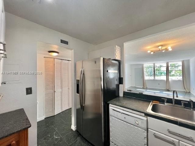 Building Photo - 2016 Bay Dr