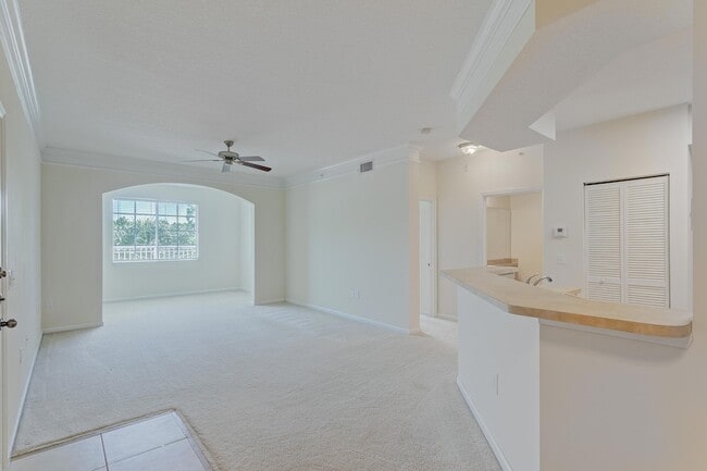 Building Photo - 9303 Myrtlewood Cir W