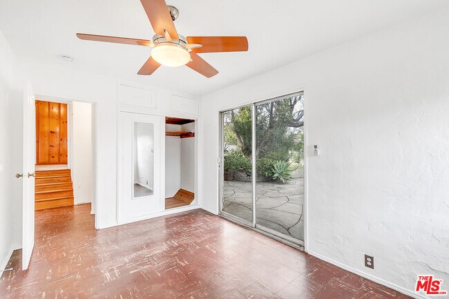 Building Photo - 7854 Goll Ave