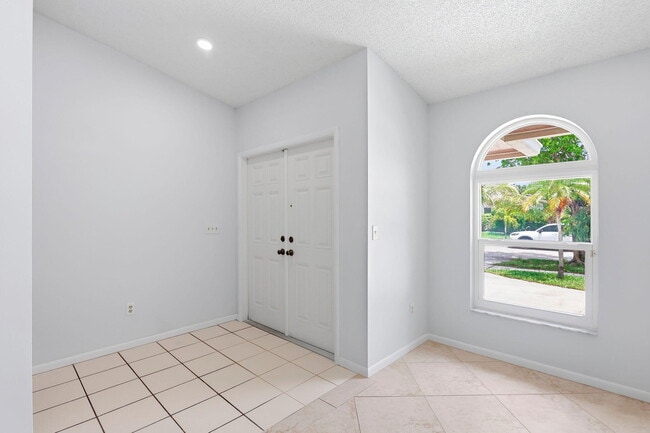 Building Photo - 2171 NW 76th Ave