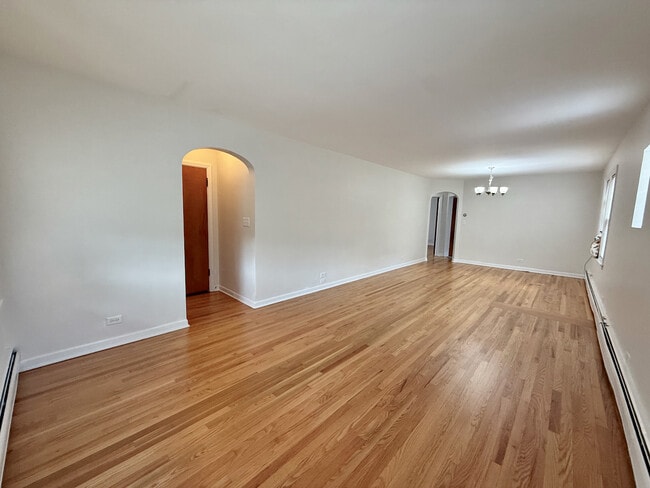 Building Photo - 6147 N Meade Ave