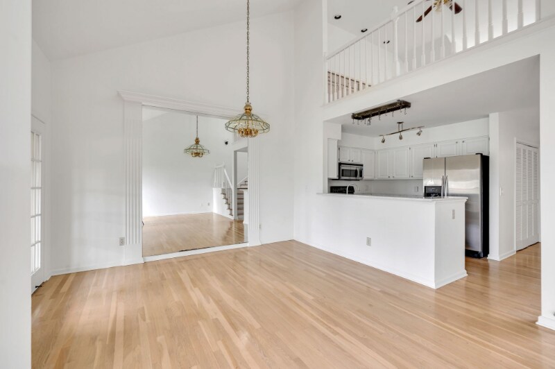 Building Photo - 268 Glenstone Cir