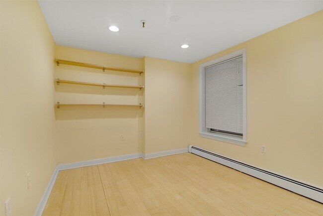 Building Photo - 319 Barrow St