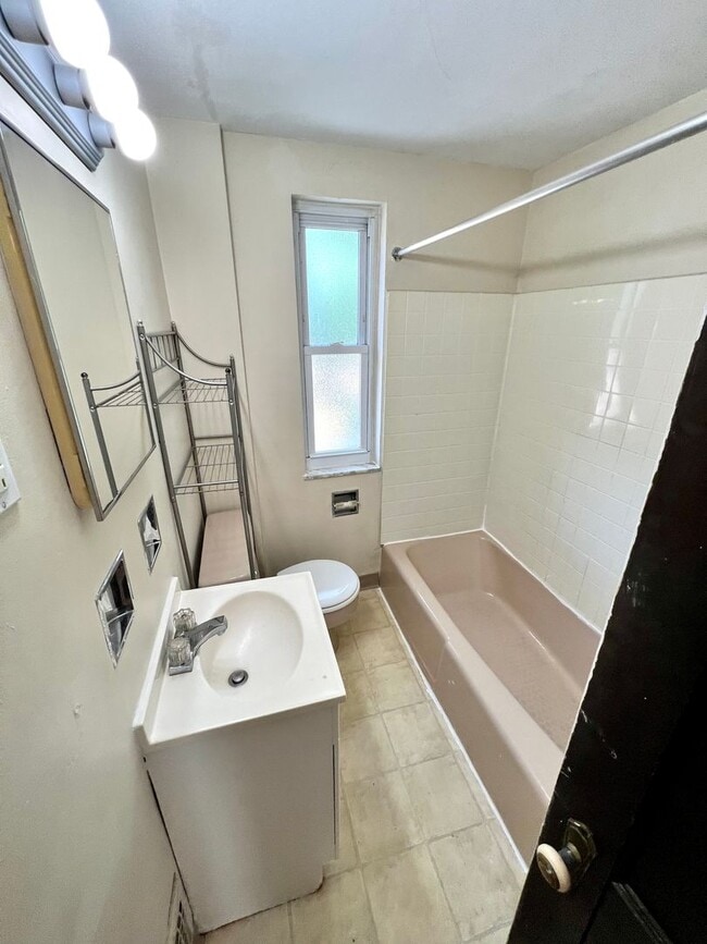 Building Photo - 1851 Capital Ave