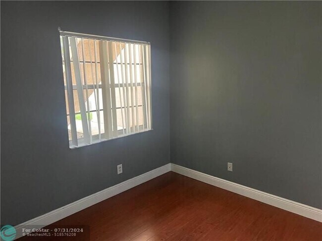 Building Photo - 840 Cypress Park Way