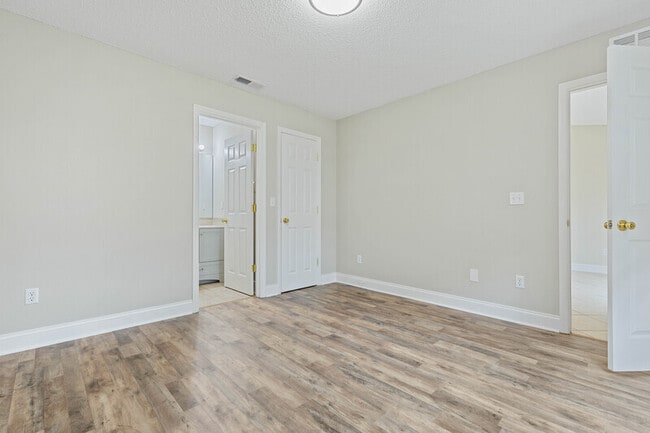 Building Photo - 34 Reybury Ln
