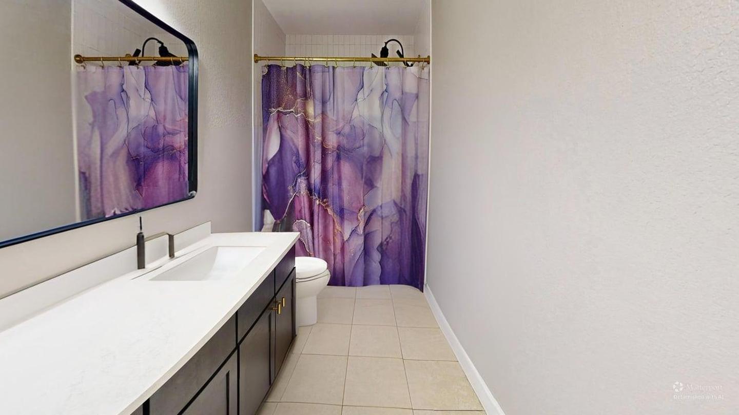 Building Photo - 2105 Huxley Ln