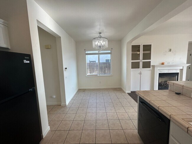 Building Photo - Nice home in North Turlock!