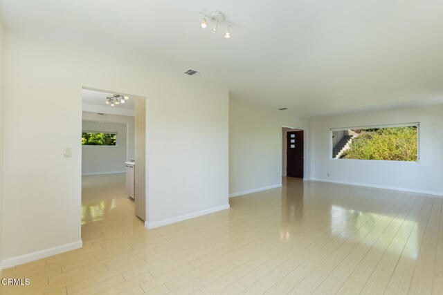 Building Photo - 1932 Hilldale Dr