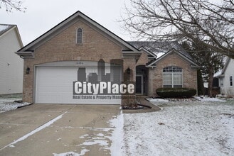 Building Photo - 10394 Lakeland Dr