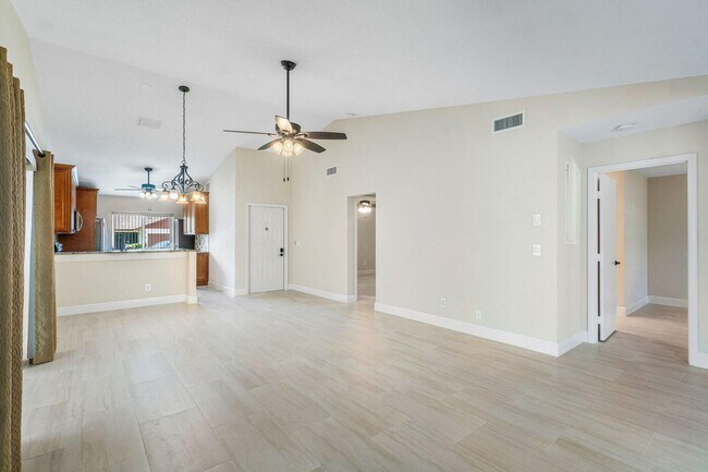 Building Photo - 188 Moccasin Trail N