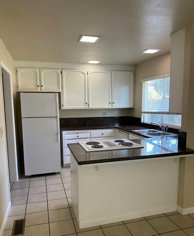 Building Photo - 17280 Markross Ct