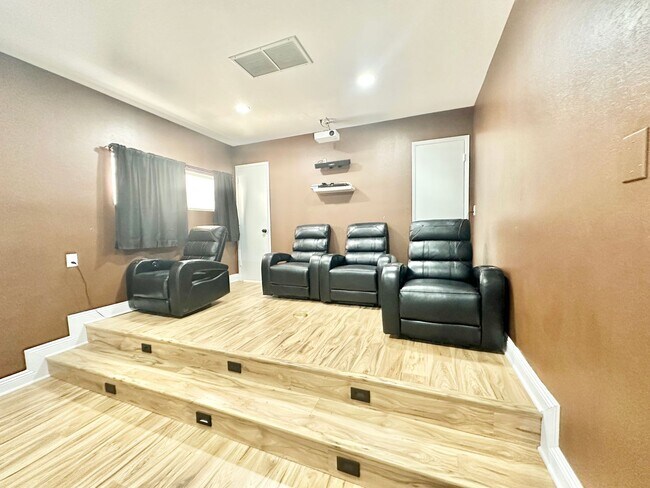 Building Photo - Breathtaking Custom Country Two-Story Home, Fully Remodeled & Beautifully Appointed on Private 20...