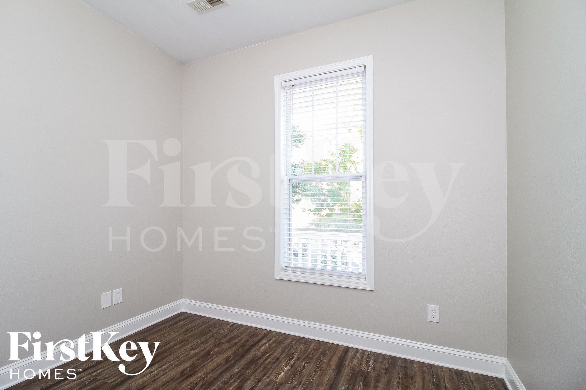 Building Photo - 221 Bridgewater Dr