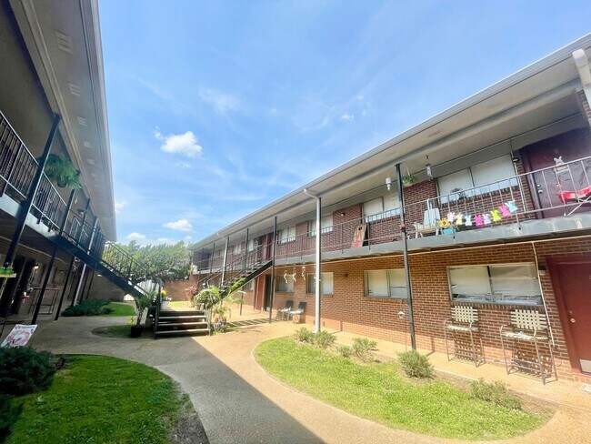 Building Photo - Pearl Manor